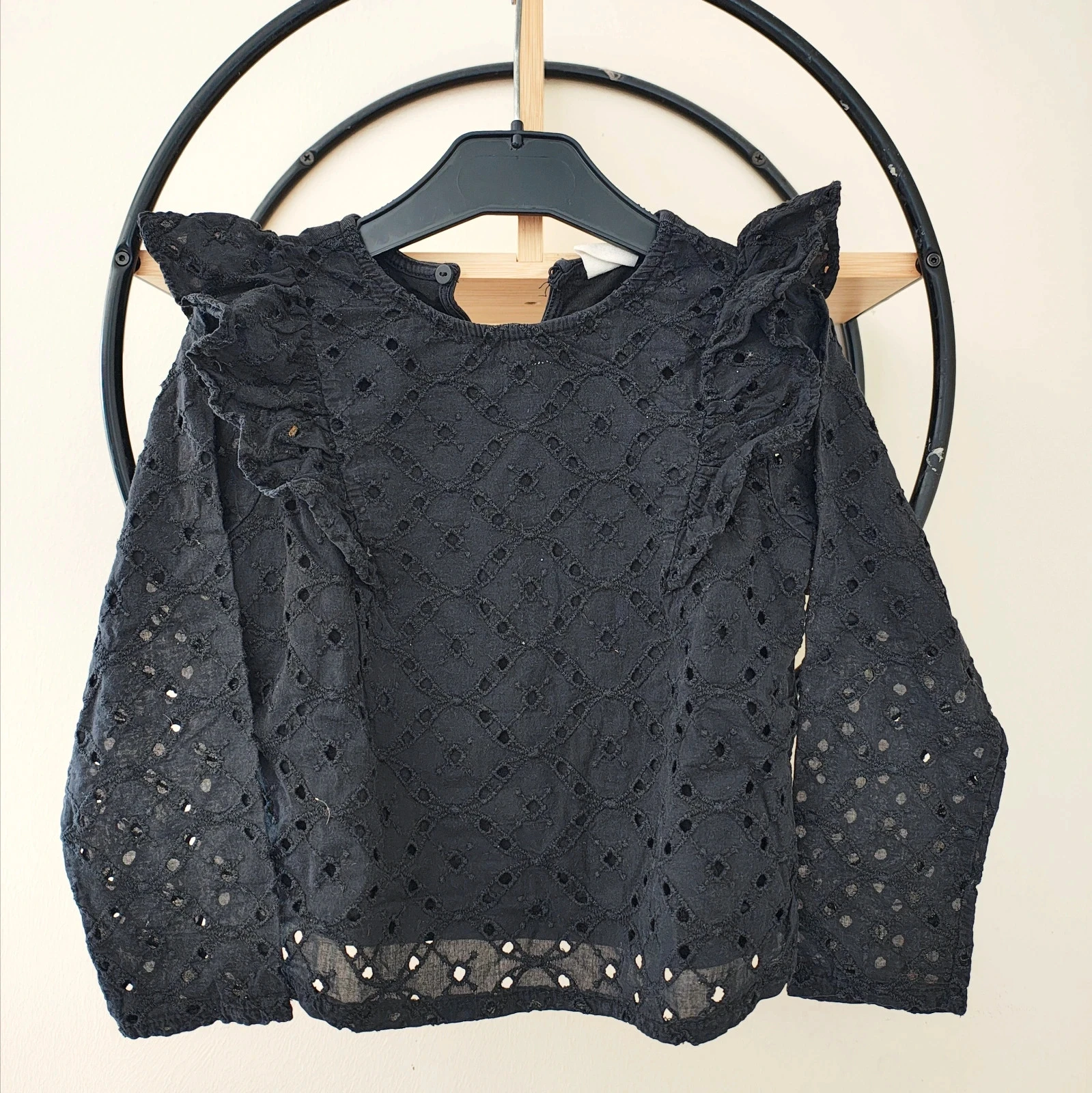 6 ans blouse zara ( taille plutôt 5 6 ans )